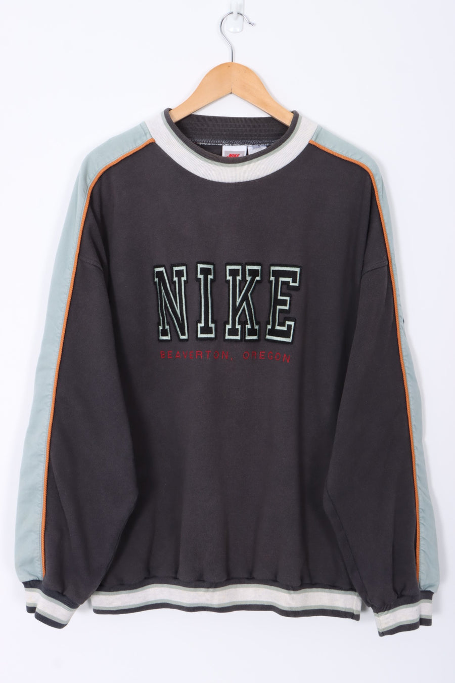 NIKE Beaverton Oregon Spell Out Logo Sweatshirt (L)