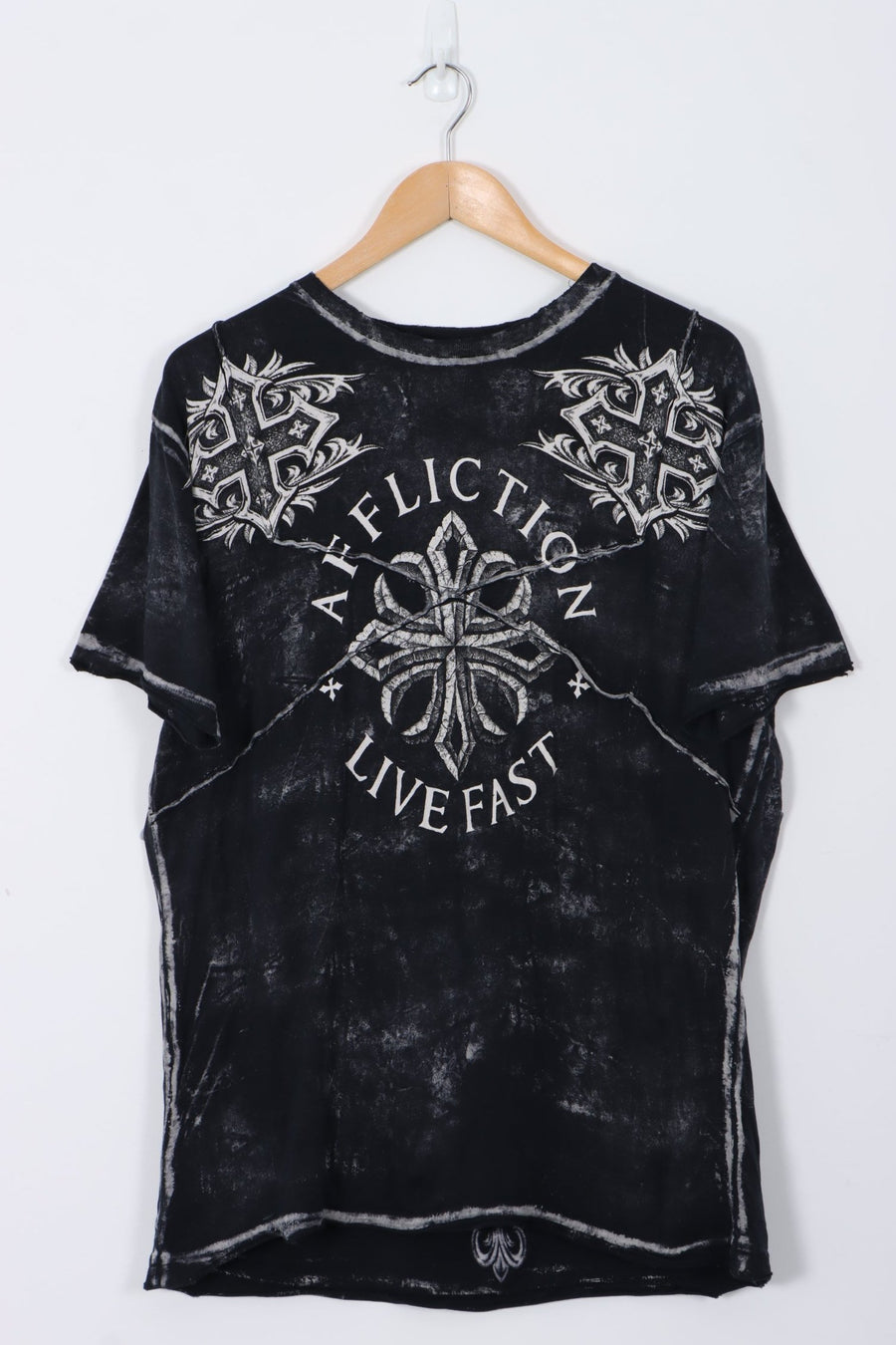 AFFLICTION Distressed Cross Design USA Made Y2K Black Tee (L-XL)