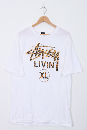 'STUSSY Livin' XL' Cheetah Print Spell Out Logo White Tee (L)