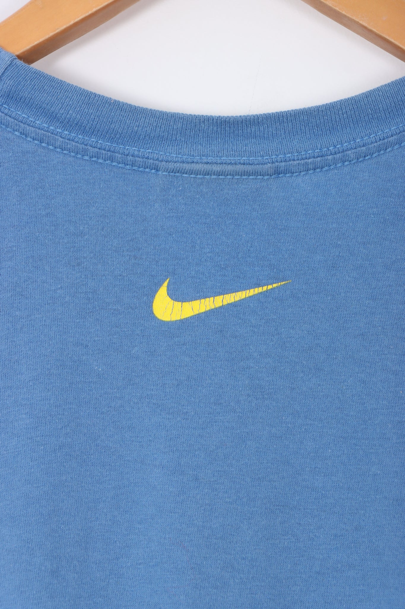 Nike centre swoosh t shirt deals