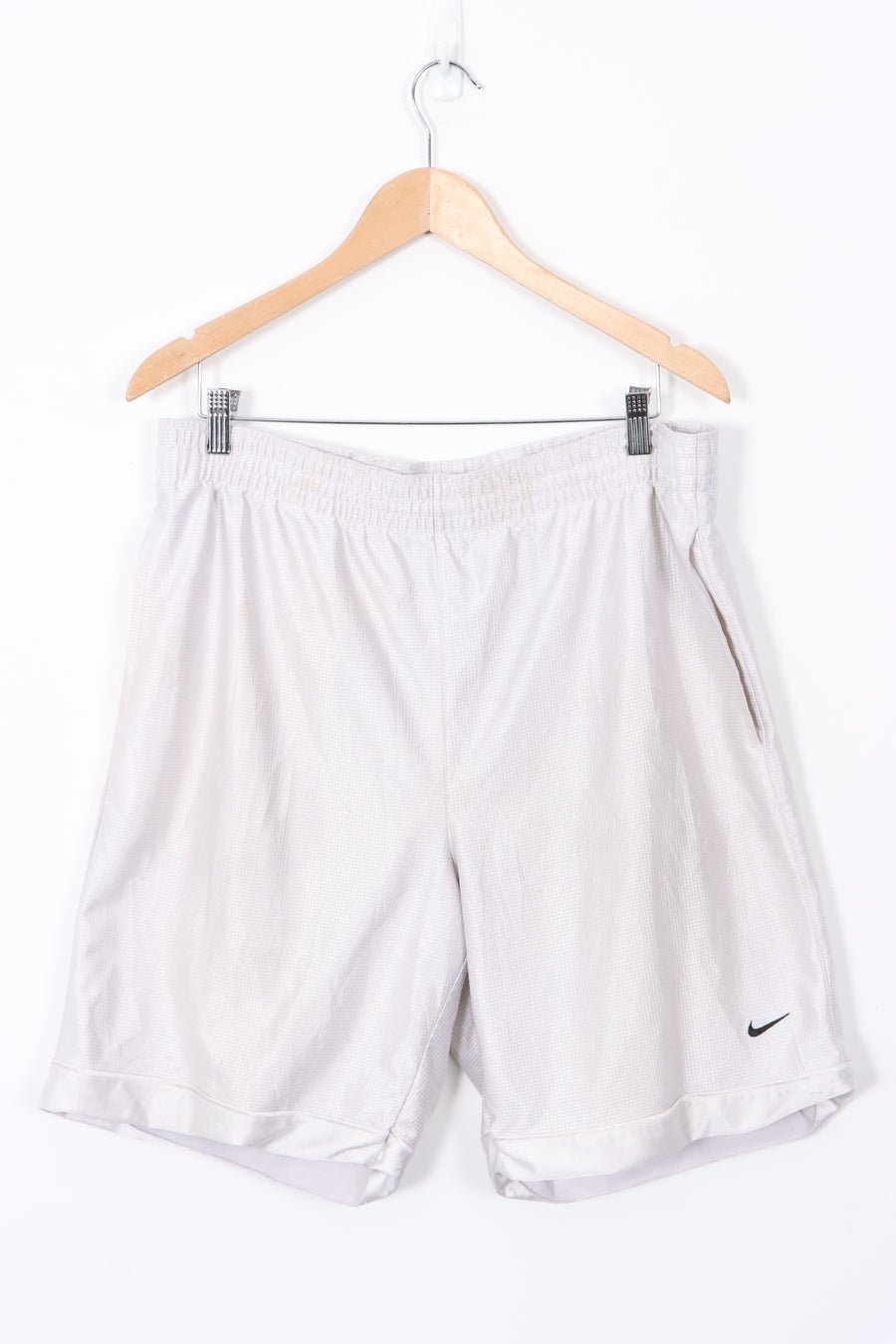 NIKE Silver Basketball Style Sports Shorts (M)