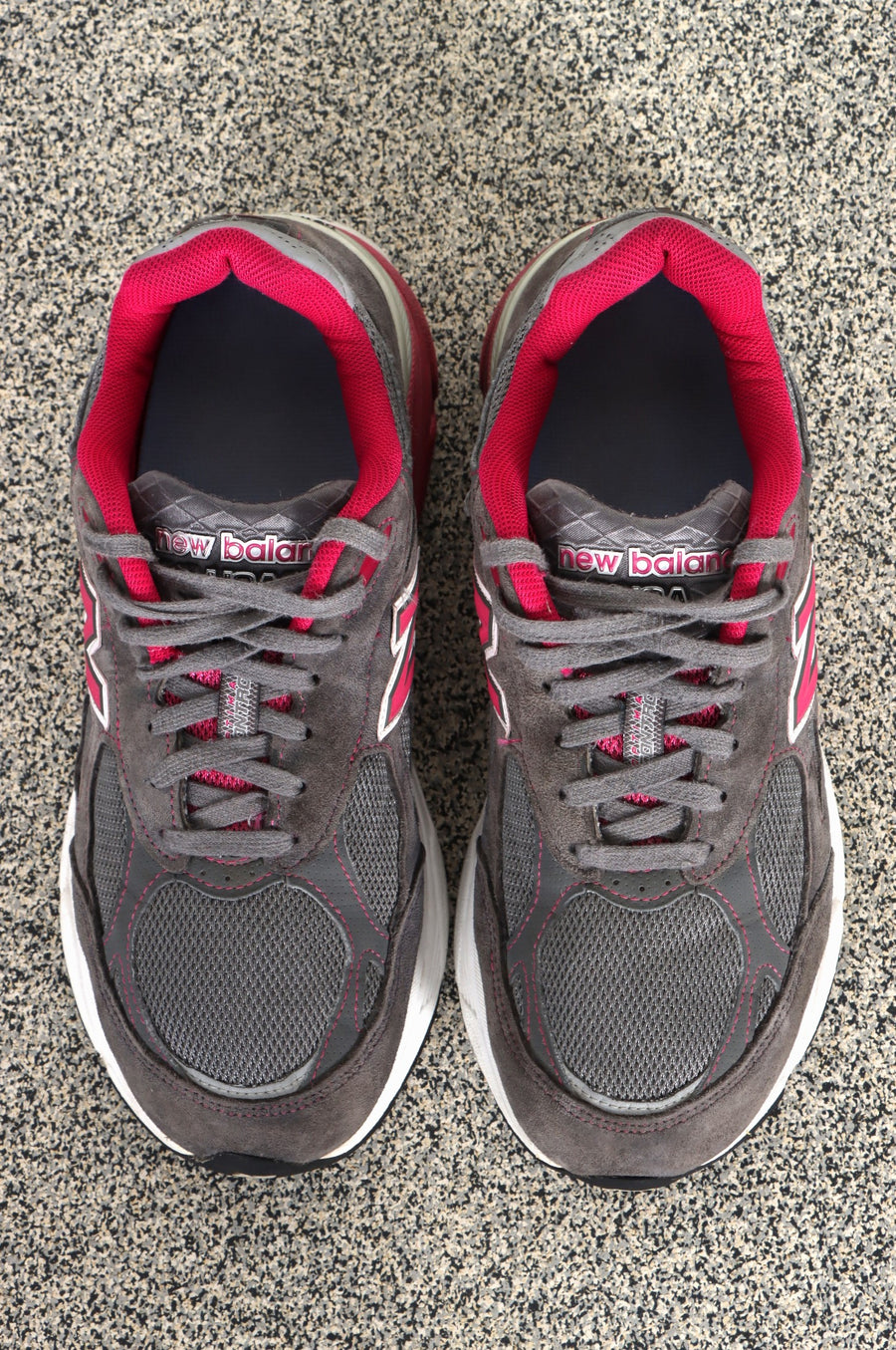 NEW BALANCE 990 Breast Cancer Awareness Grey Pink Sneakers (8.5)