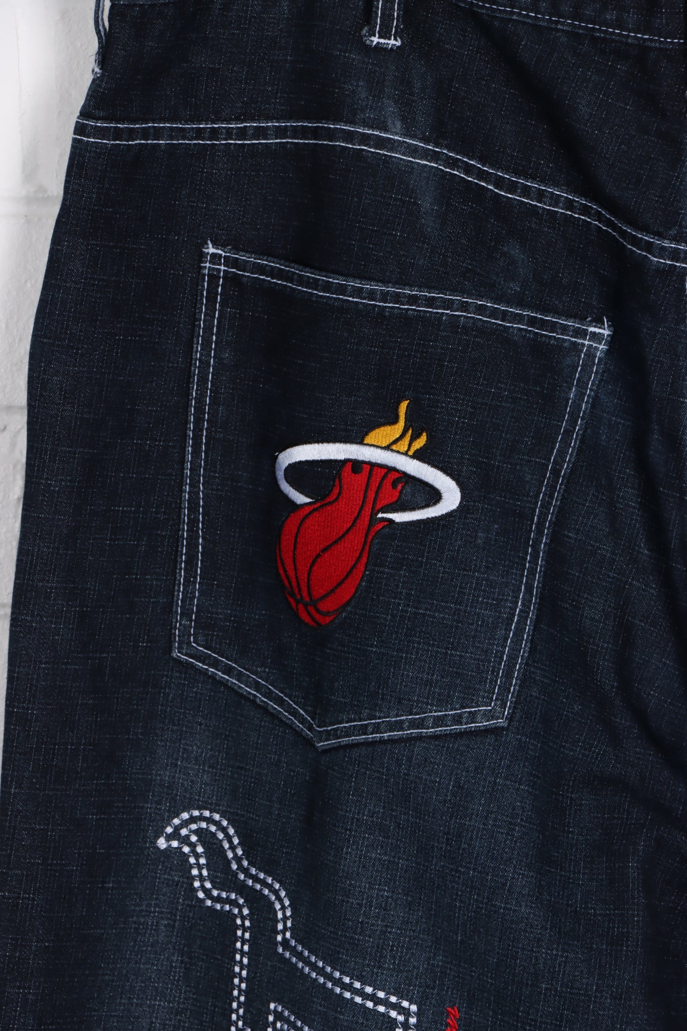 NBA UNK Miami Heat Embroidered Jeans (40)